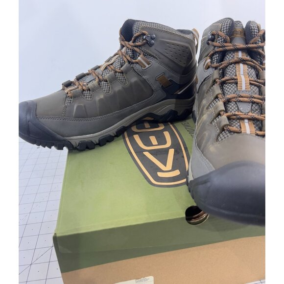 Keen Men's Targhee III Waterproof Mid Hiking Boots Sz. 12 Black Olive/Golden Bro - Picture 7 of 8